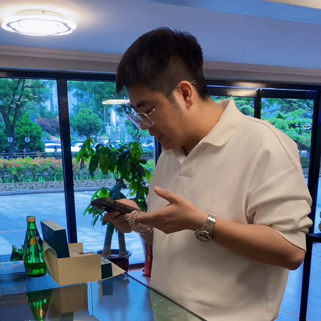 帮粉丝找一款比黑冰糖更炫的DD228235赤铁石