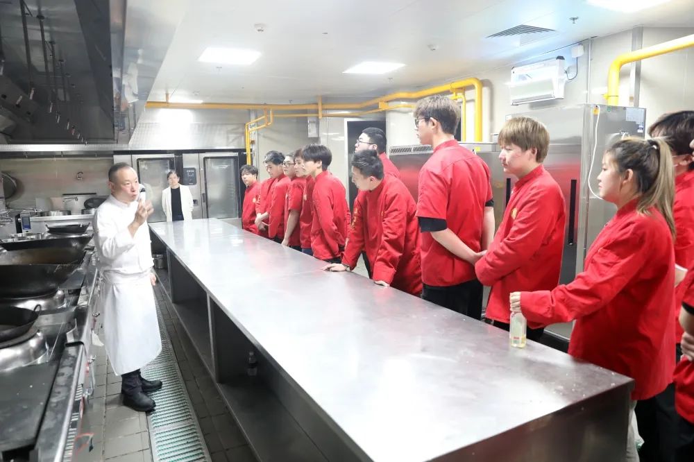 上海佘山世茂深坑洲际酒店的机遇,佘山洲际世茂深坑酒店附近景点