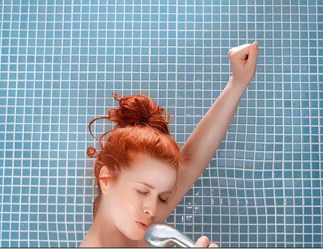 女性洗澡时站尿会尿路感染吗,女性洗澡能不能用一些东西