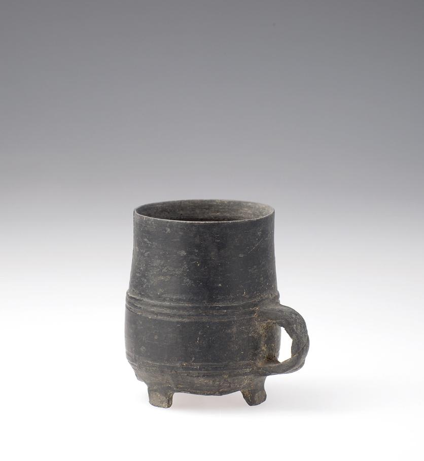 薄如纸的蛋壳黑陶,薄如纸的国宝蛋壳黑陶