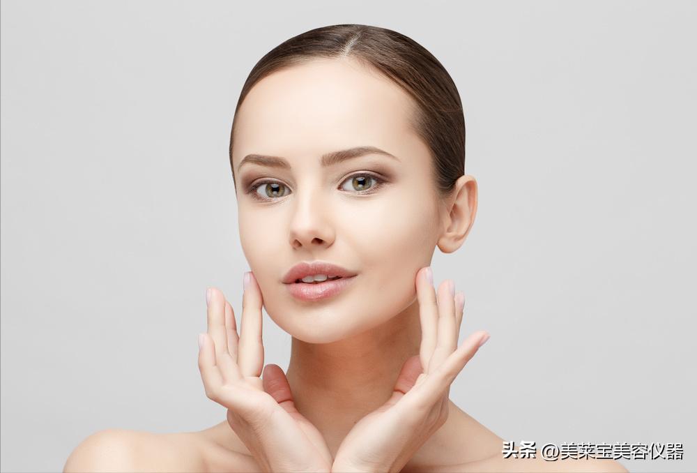 毛孔为什么会粗大会自己变小吗,毛孔粗大毛孔里有黑点是什么原因