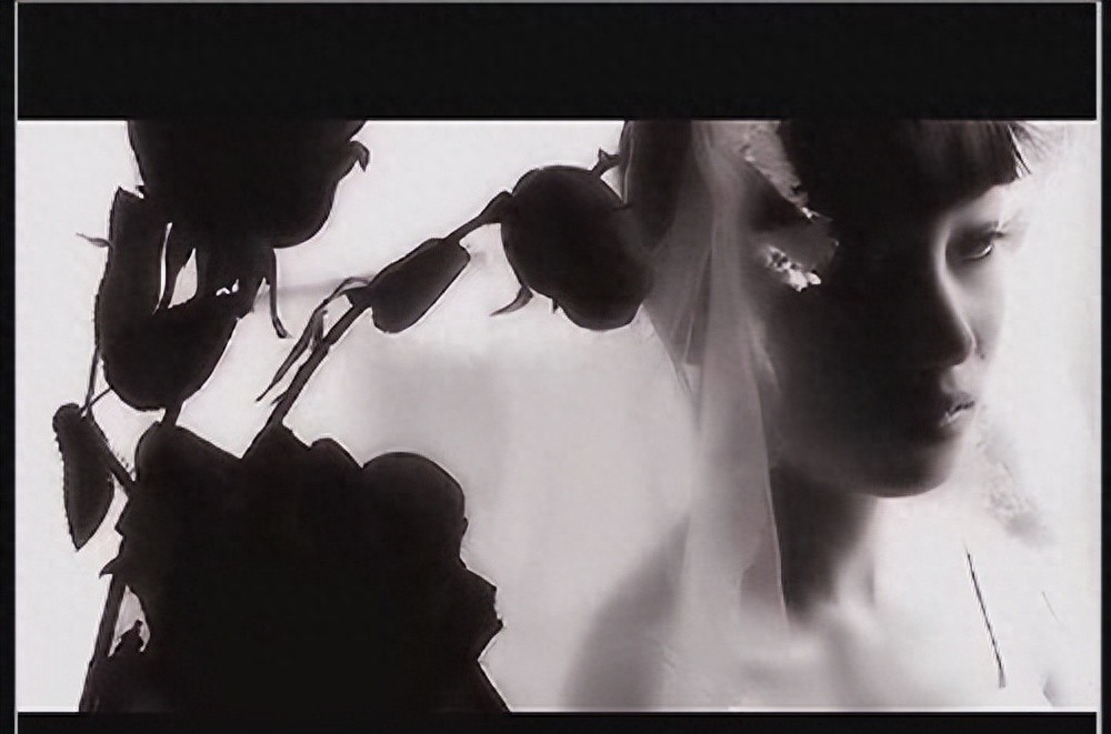 “最红裸模”*筱雨张**：22岁时拍写真火爆全网，如今将近40岁仍单身