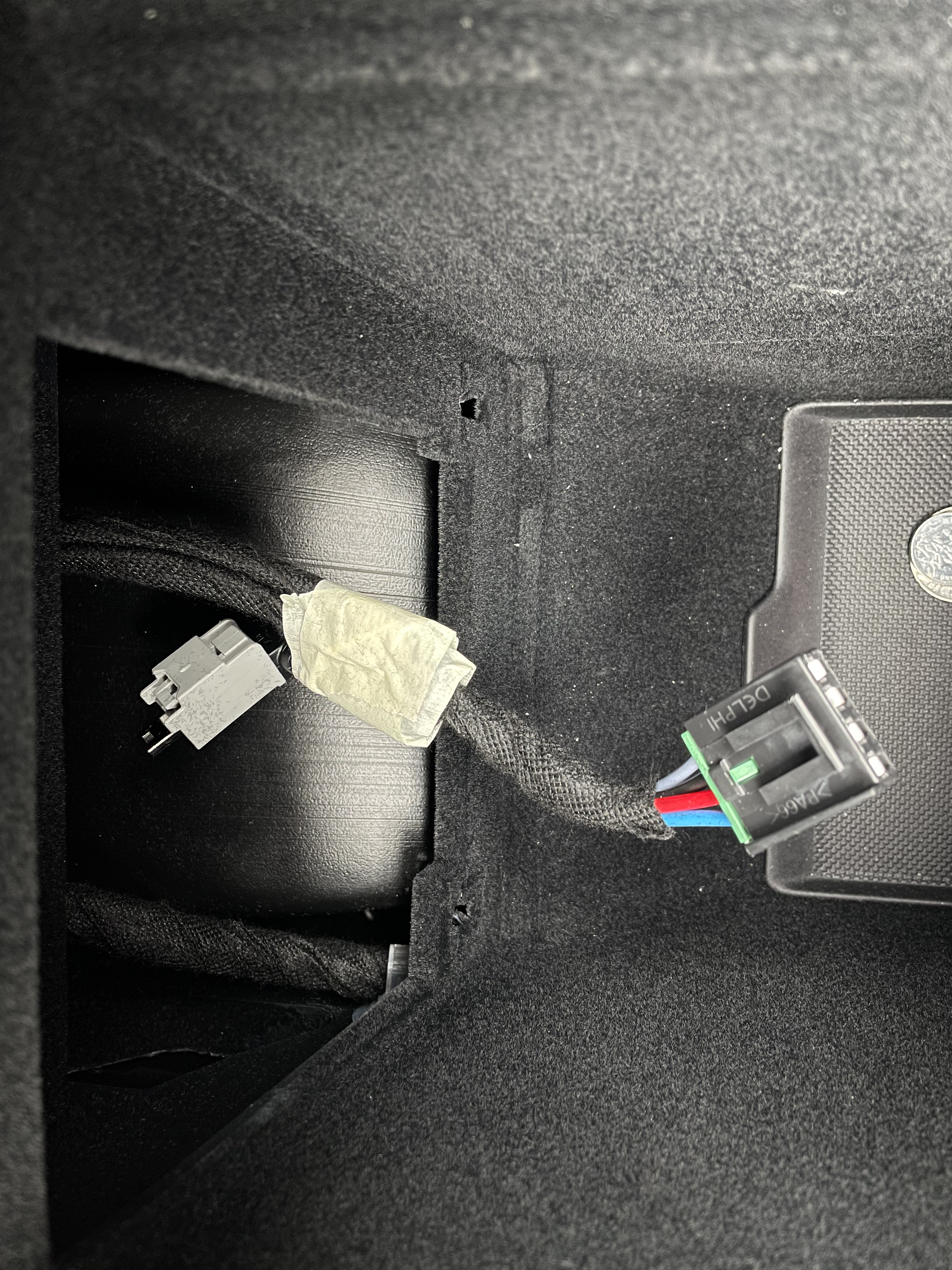 花费299元，找回Model3/Y丢失的扶手箱USB接口数据功能