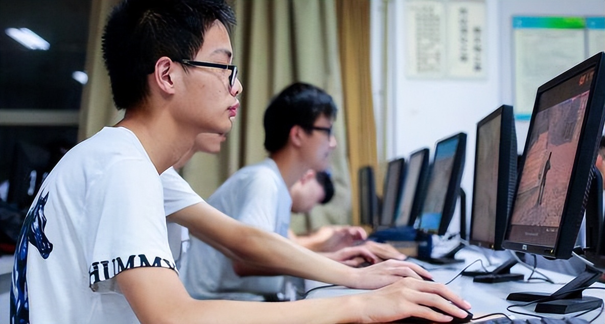 自以为是的消遣!“奶头乐”逐渐蔓延,大学生深陷其中却不自知