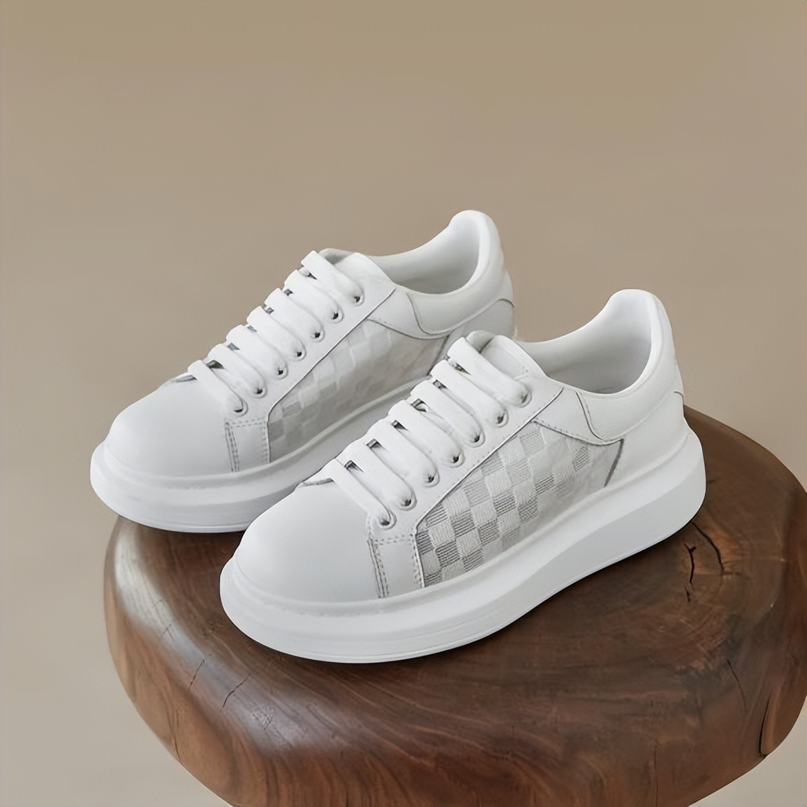 今年的小白鞋再次出圈,哪款小白鞋百搭透气高颜值