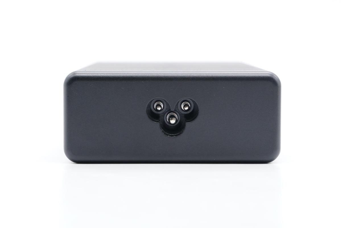 4C1A五个口，总功率达230W，华科生230W桌面充拆解