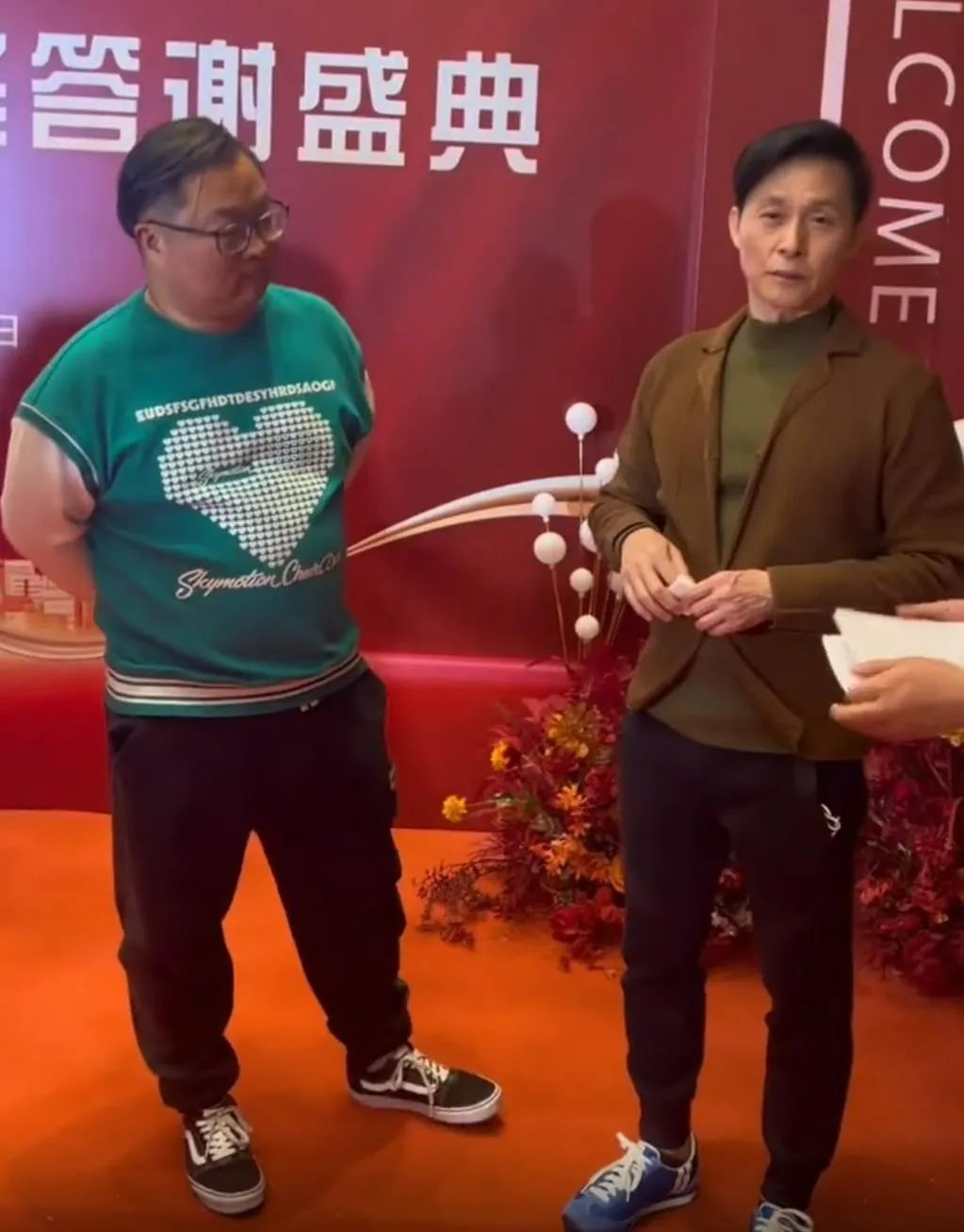 60岁港星内地庆生捞金,66岁港星