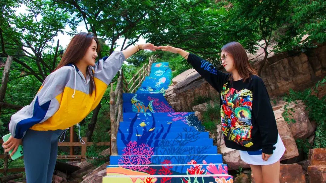 在东太行，与沧海桑田合个照