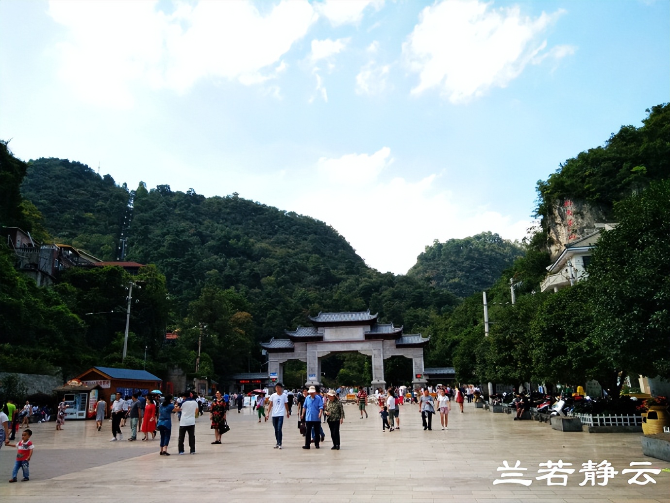 贵阳多彩贵州位置,贵阳多彩贵州城风景区