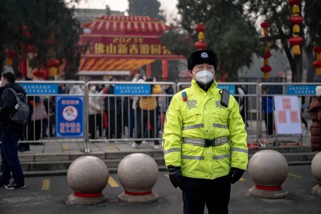春节我在岗坚守岗位守护万家团圆,守护万家团圆年坚守岗位不打烊