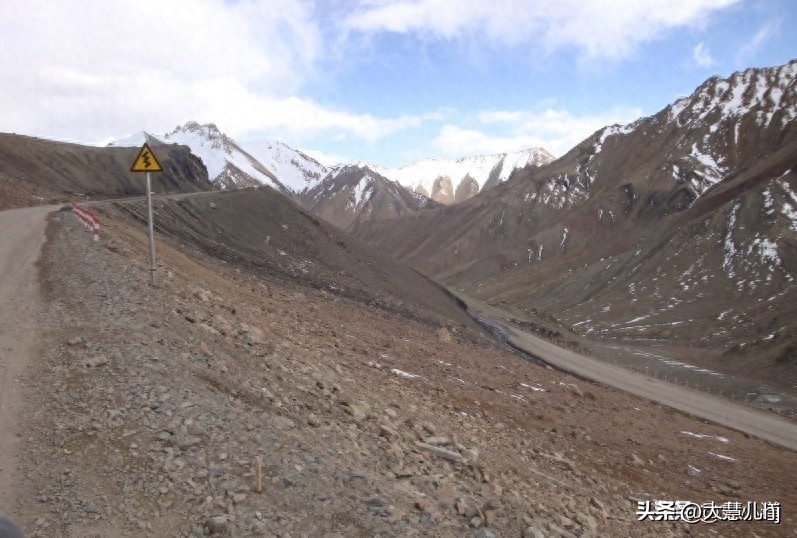 情侣野外发现尸体,情侣拜天地