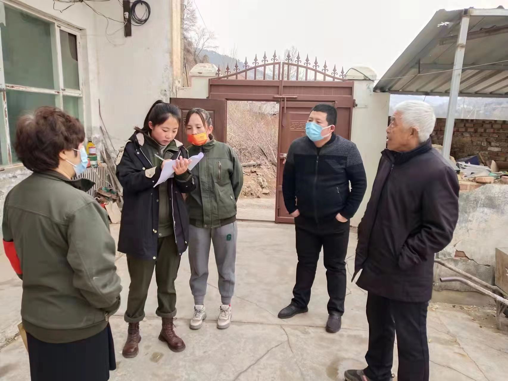 长治市平顺县龙溪镇南坡村*党**支部书记、村委会主任王亚妮：当好村里人的“主心骨”“领头雁”