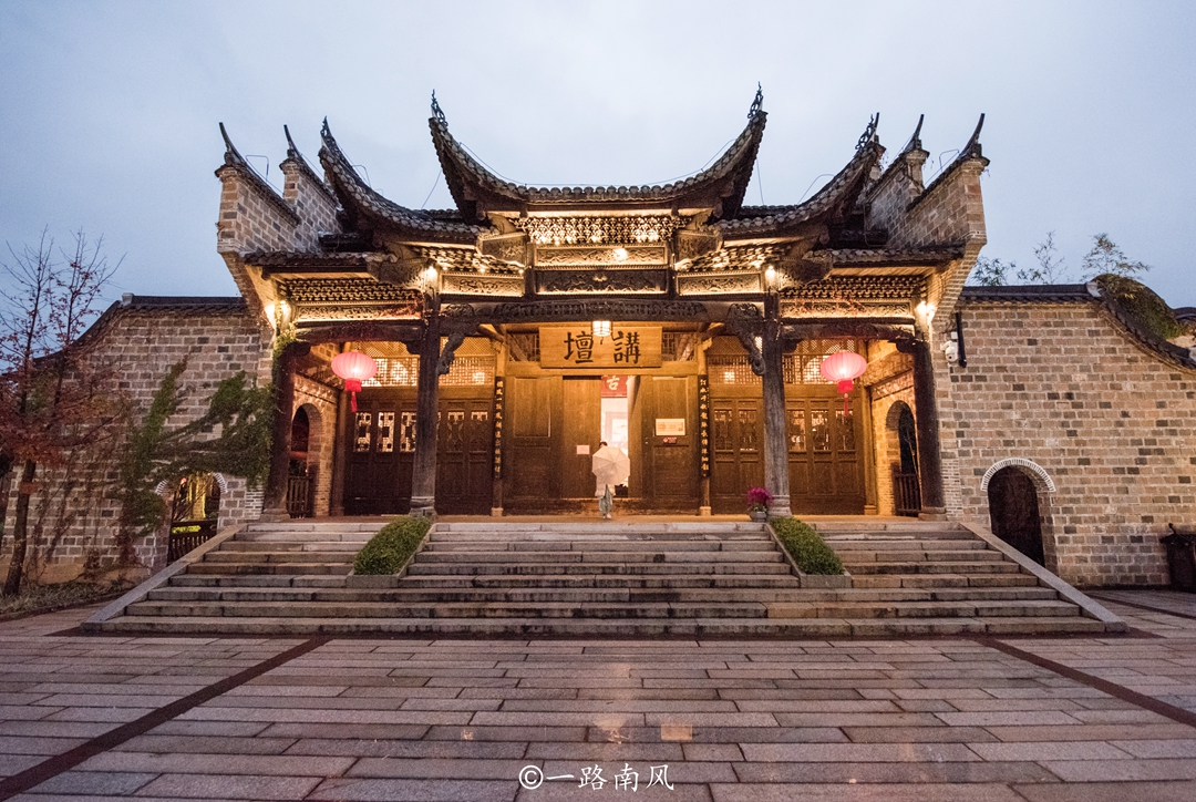 旅行来到福建长汀，发现一个“瑶池仙境”，内有成龙捐献的古建筑