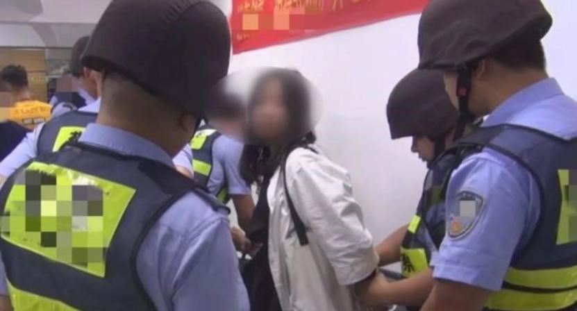 内蒙“白富美”涉嫌淫乱被警方抓获，声称他们7人都是我男朋友！