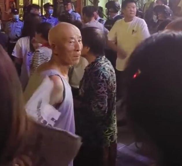 开殡葬店居民闹事怎么解决,在居民楼开殡葬店允许吗