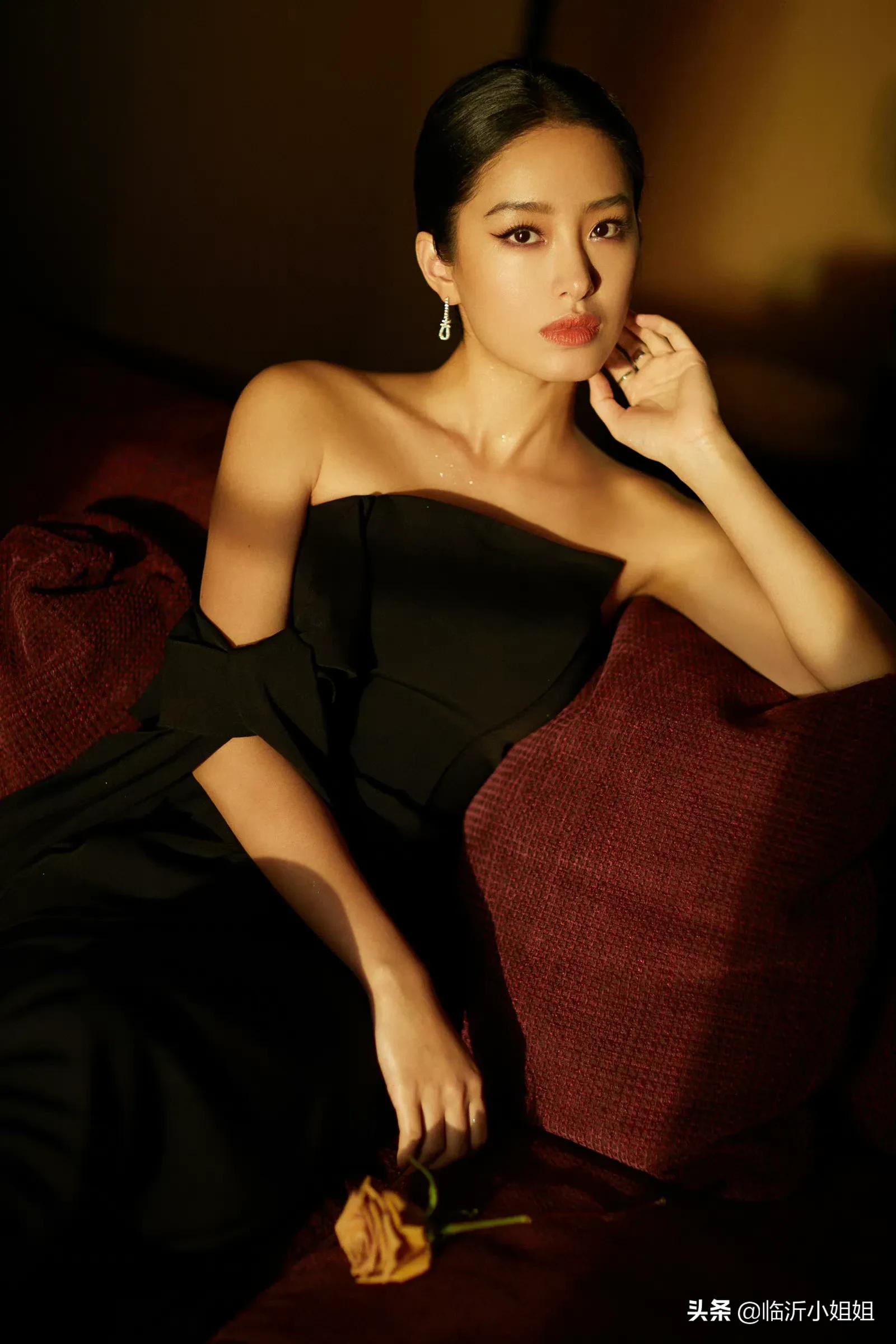 杨采钰惊艳写真图片,杨采钰惊艳写真照片