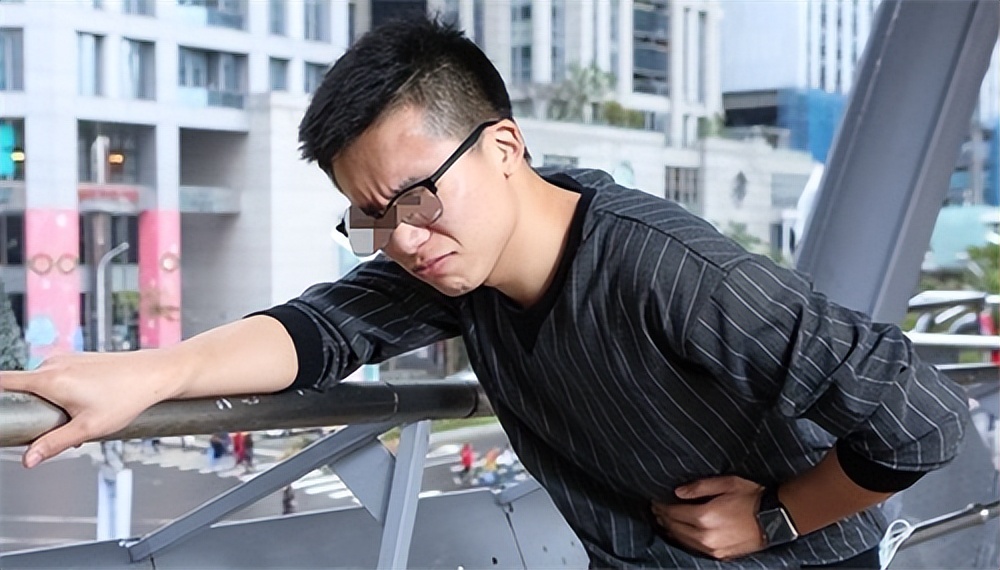 半年前肠镜检查正常但是一直腹泻,男子频繁拉肚子两次肠镜正常