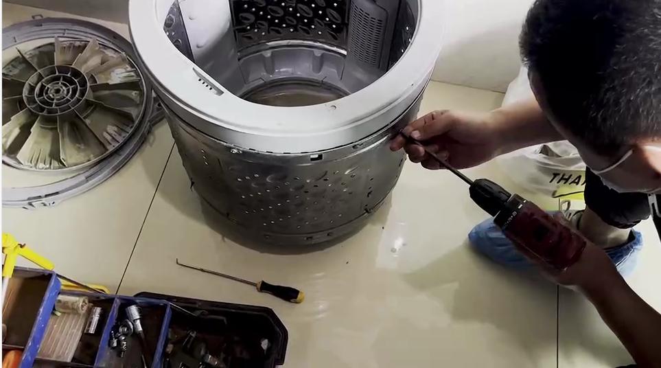 小天鹅波轮洗衣机内筒清洗视频,清洗小天鹅波轮洗衣机内桶视频