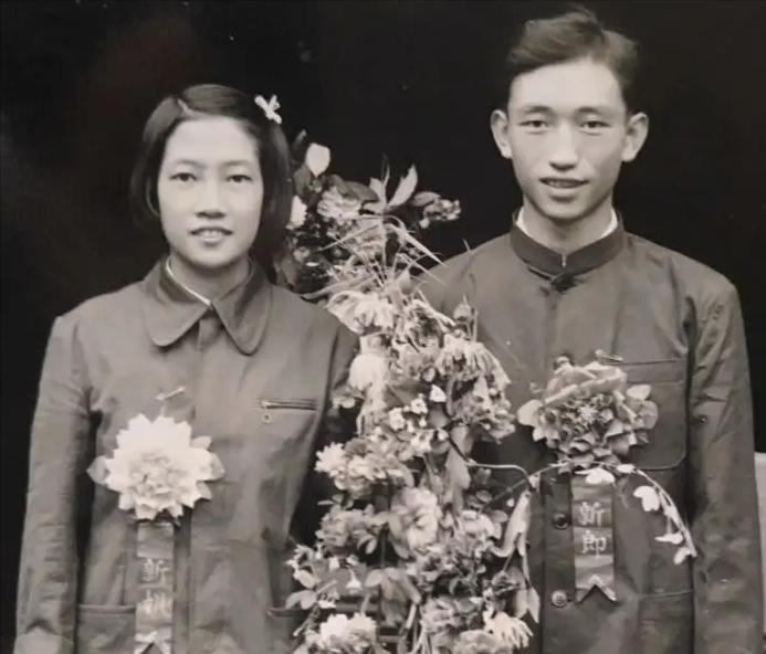 1952年母女拦车告状，*小平邓**调查后勃然大怒，严惩当代“陈世美”