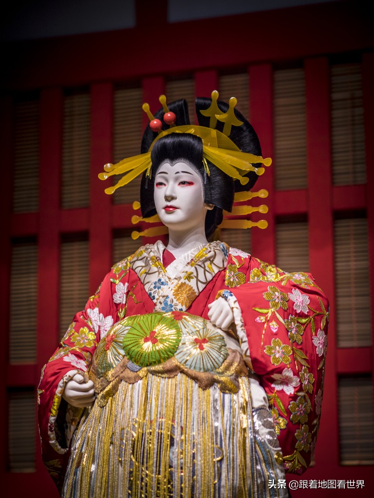 “把灯熄掉，靠我更近一点”：日本江户时代的情色乌托邦