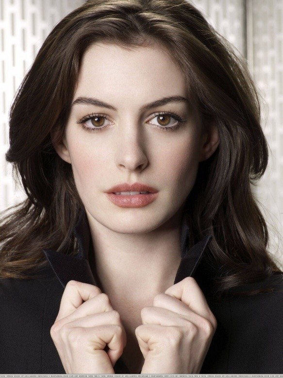 安妮海瑟薇温柔美丽的一面,安妮海瑟薇是好莱坞明星吗