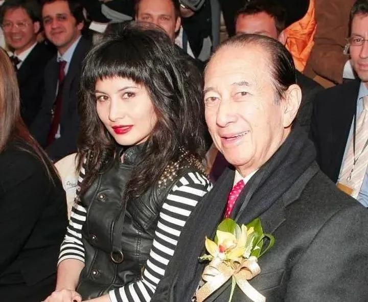 何鸿燊大房有几个孩子,何鸿燊第十八个孩子