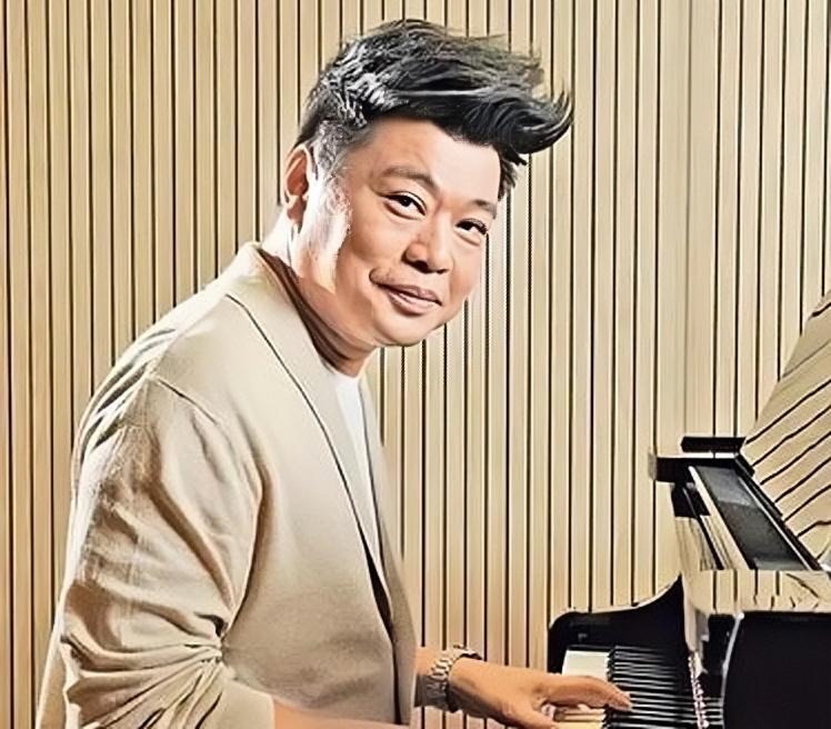 棣欐腐鐢锋槦鎭嬫儏鏇濆厜,棣欐腐鍦堝濂冲弸