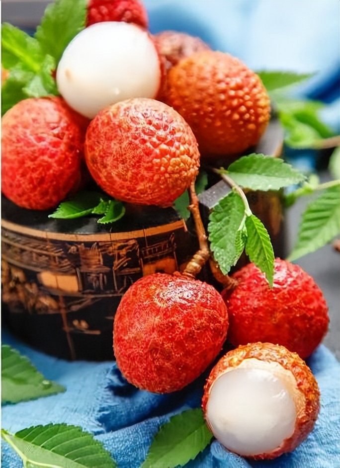 妃子笑荔枝卖出白菜价,荔枝妃子笑了果农哭了原因很戳心