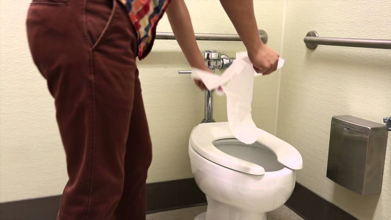 为什么美国的马桶前面有个缺口,美国马桶前面有个缺口