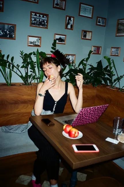 做小程序商城还是app商城,做小程序商城时要注意哪些问题