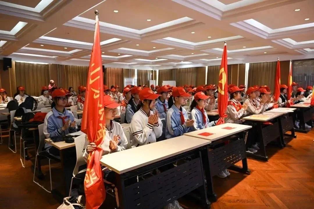 高校传承红色基因赓续红色血脉,希望学子心向党红色基因代代相传