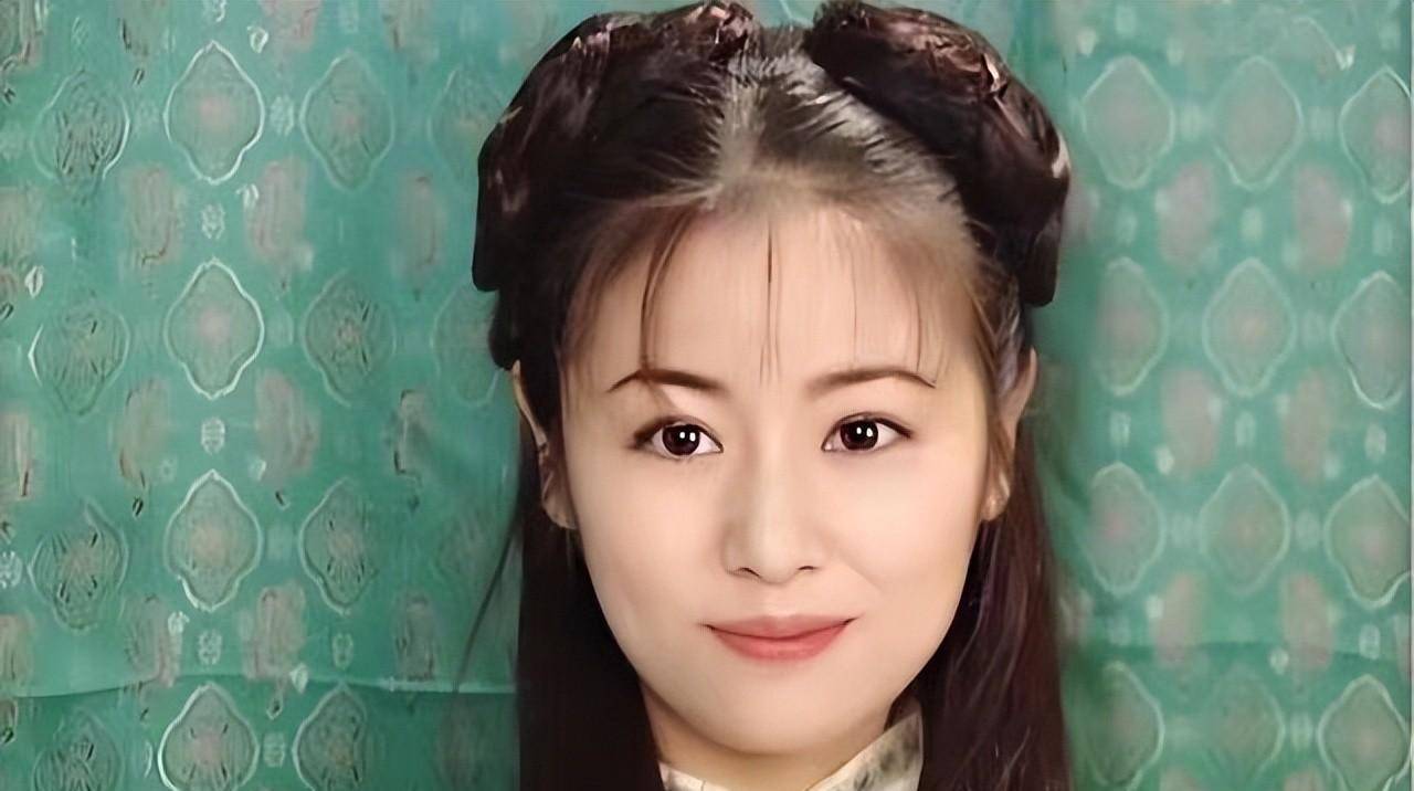 美人的脸却败在鼻子上？这9位女星鼻子好突兀，太可惜