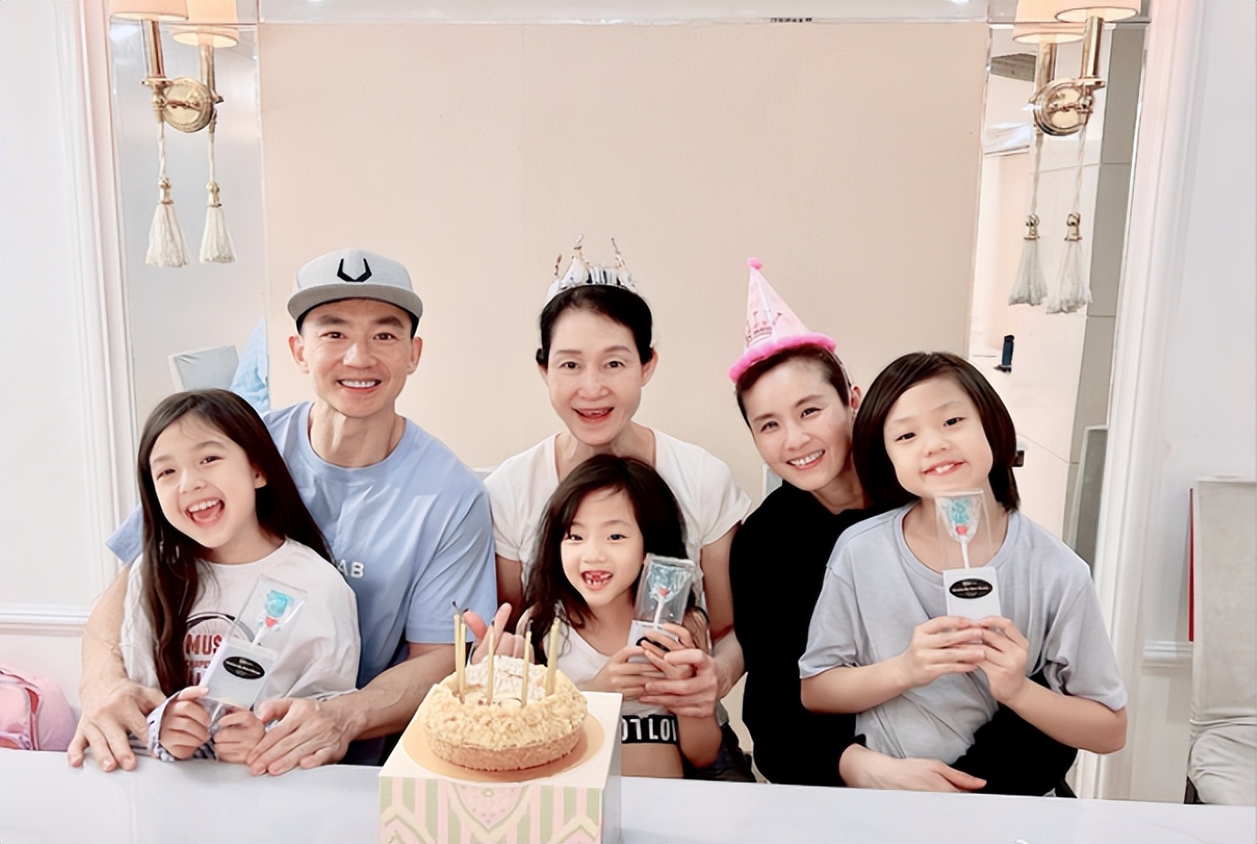 疫情下的明星有多惨,疫情下的明星百态