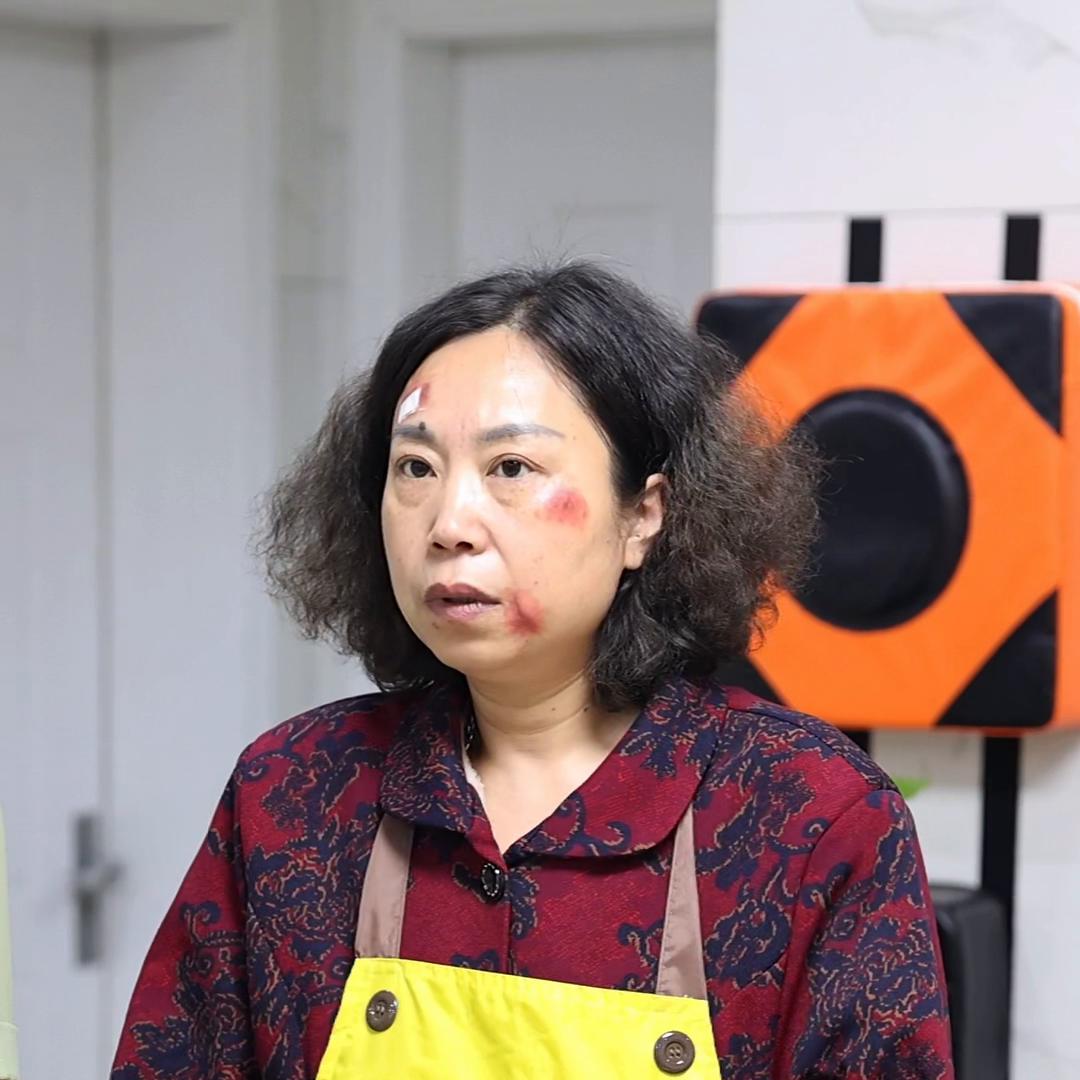 没有人性的后爸一家人，尽然这么对待我的亲妈！#防晒面罩