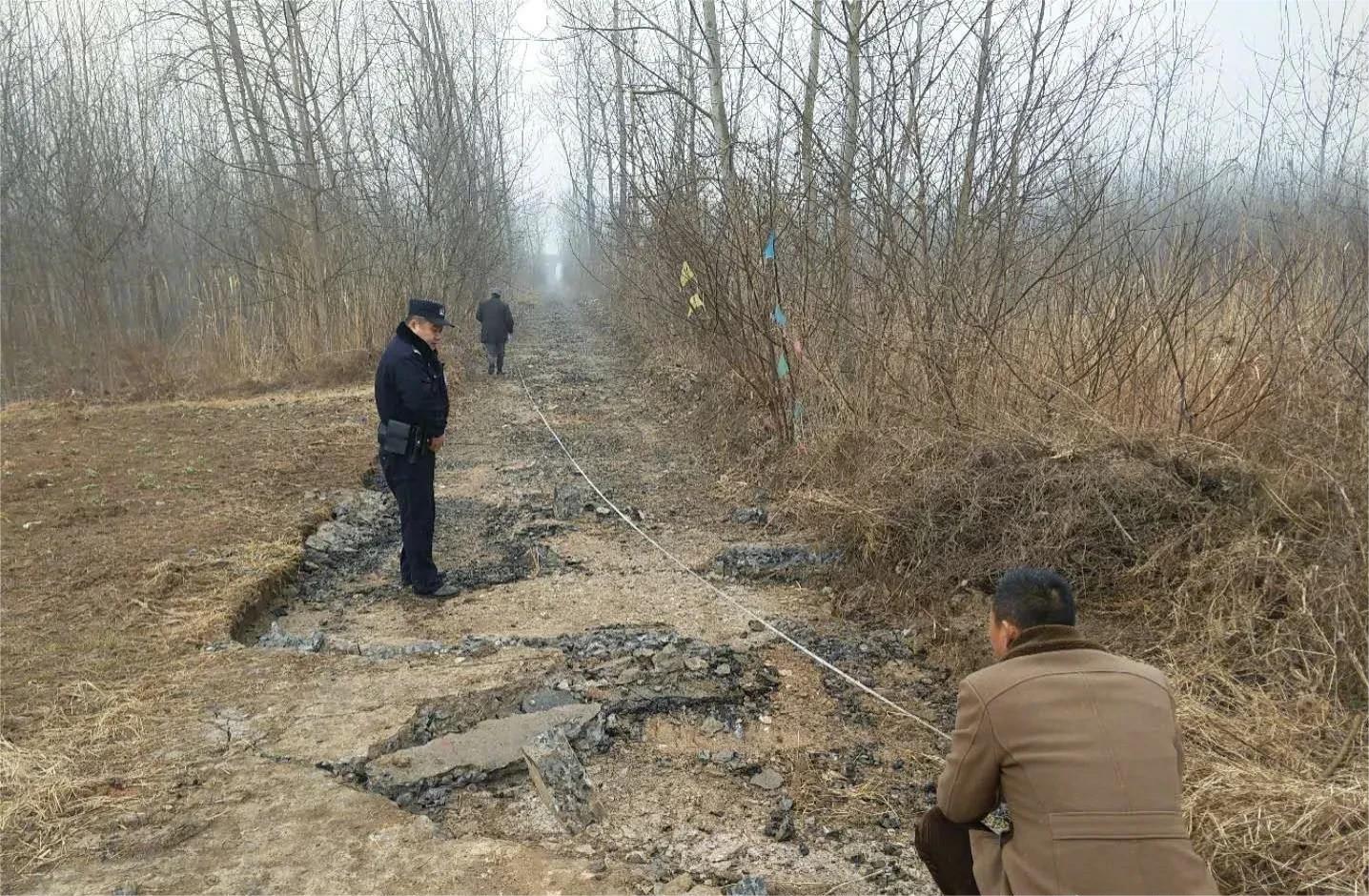 大千世界，无奇不有，800米水泥路竟被偷了，而且还卖了钱！