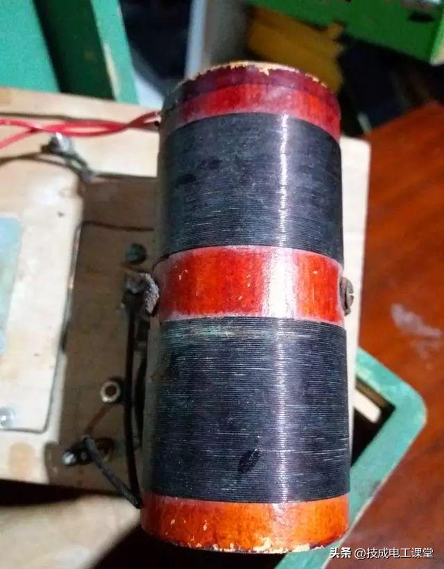 70年代红波六管便携收音机拆解,老矿石收音机电路图