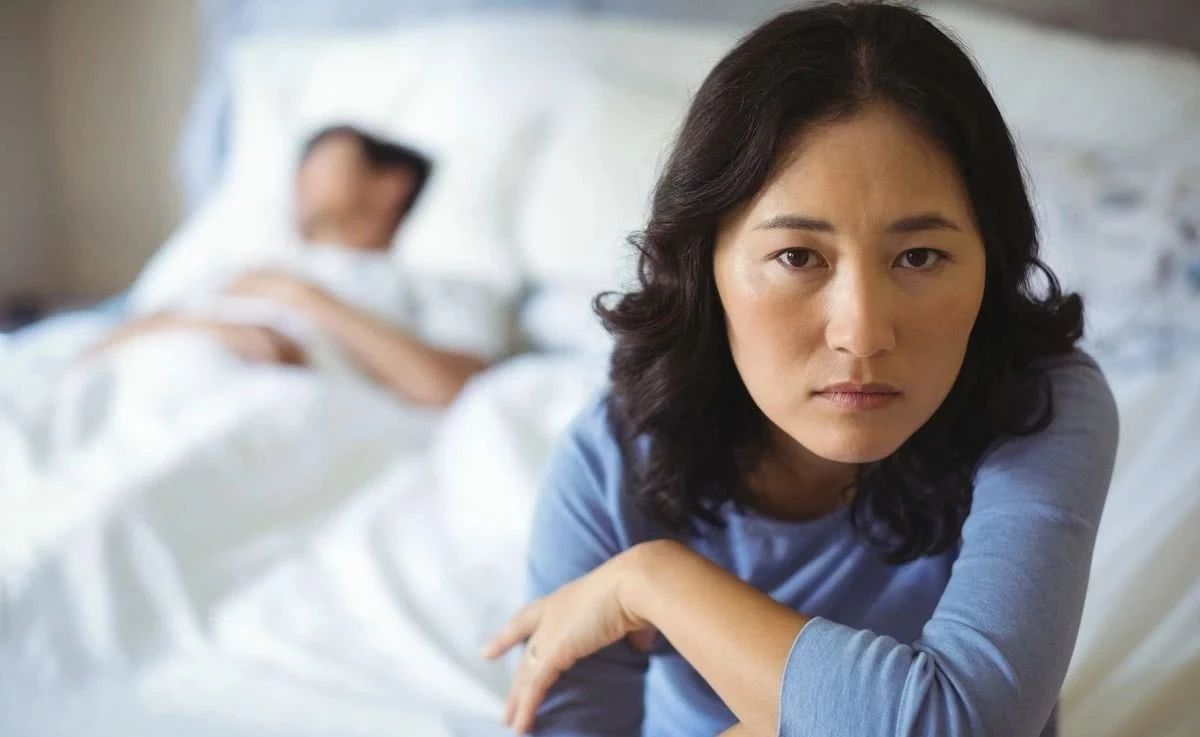 人体润滑剂，对女性伤害大还是对男性？能长期用吗？听医生怎么说