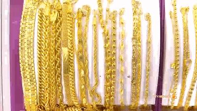 黄金金价创新高八月,金价跌了为啥黄金饰品价格依旧高