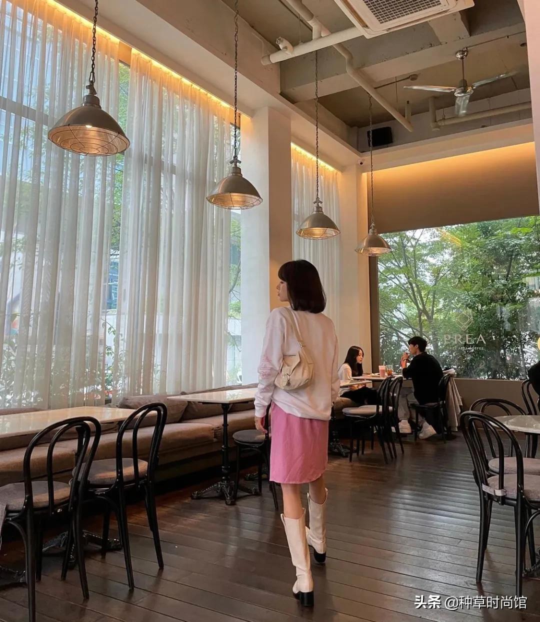 卫衣宽松慵懒风简约款oversize,卫衣分很多种有圆领卫衣连帽卫衣