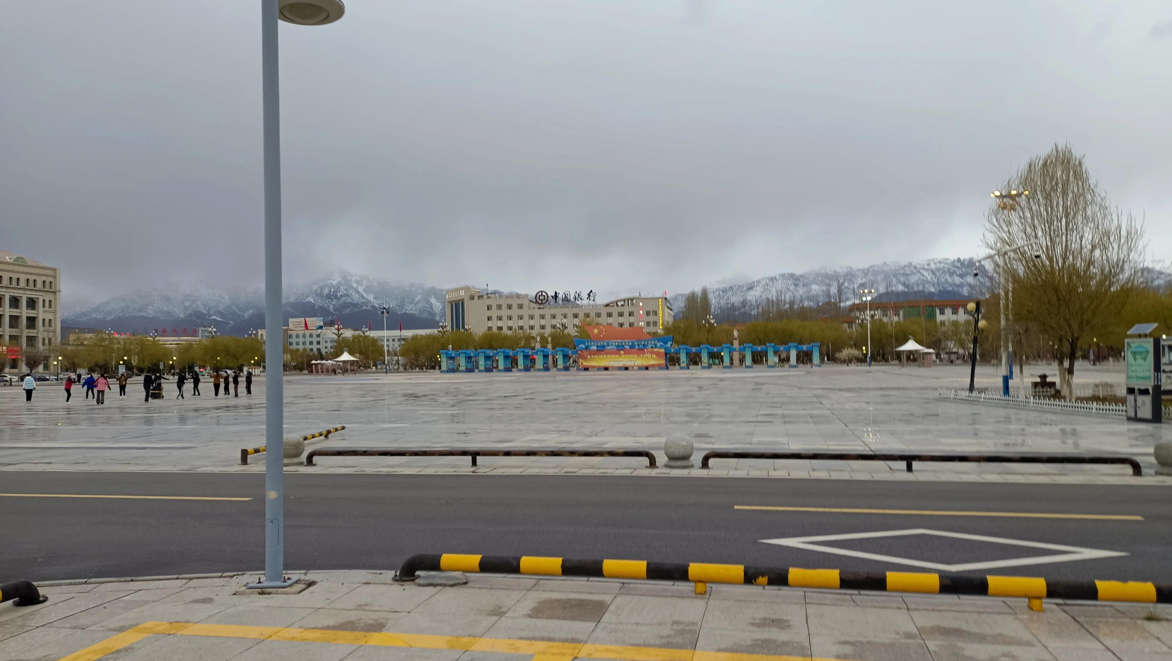 德令哈有未开发的戈壁滩吗,德令哈是美丽还是荒漠