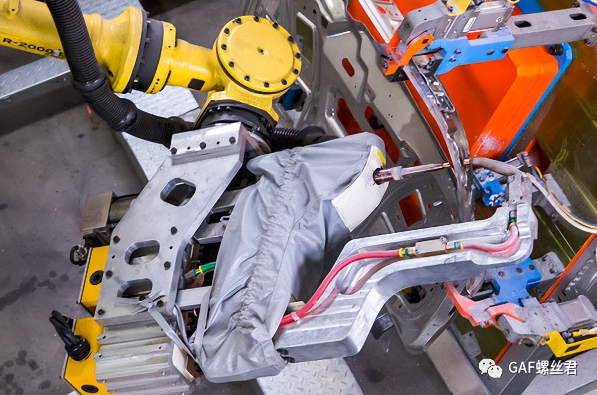 别克gl8汽车网络拓扑图详细讲解,别克gl8连接蓝牙放音乐