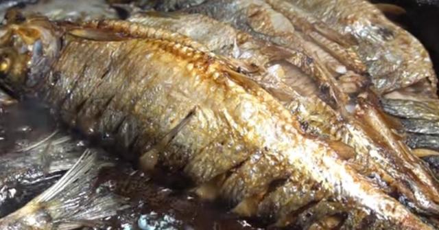 山东小伙3000元发家卖小吃,山东小哥摆摊