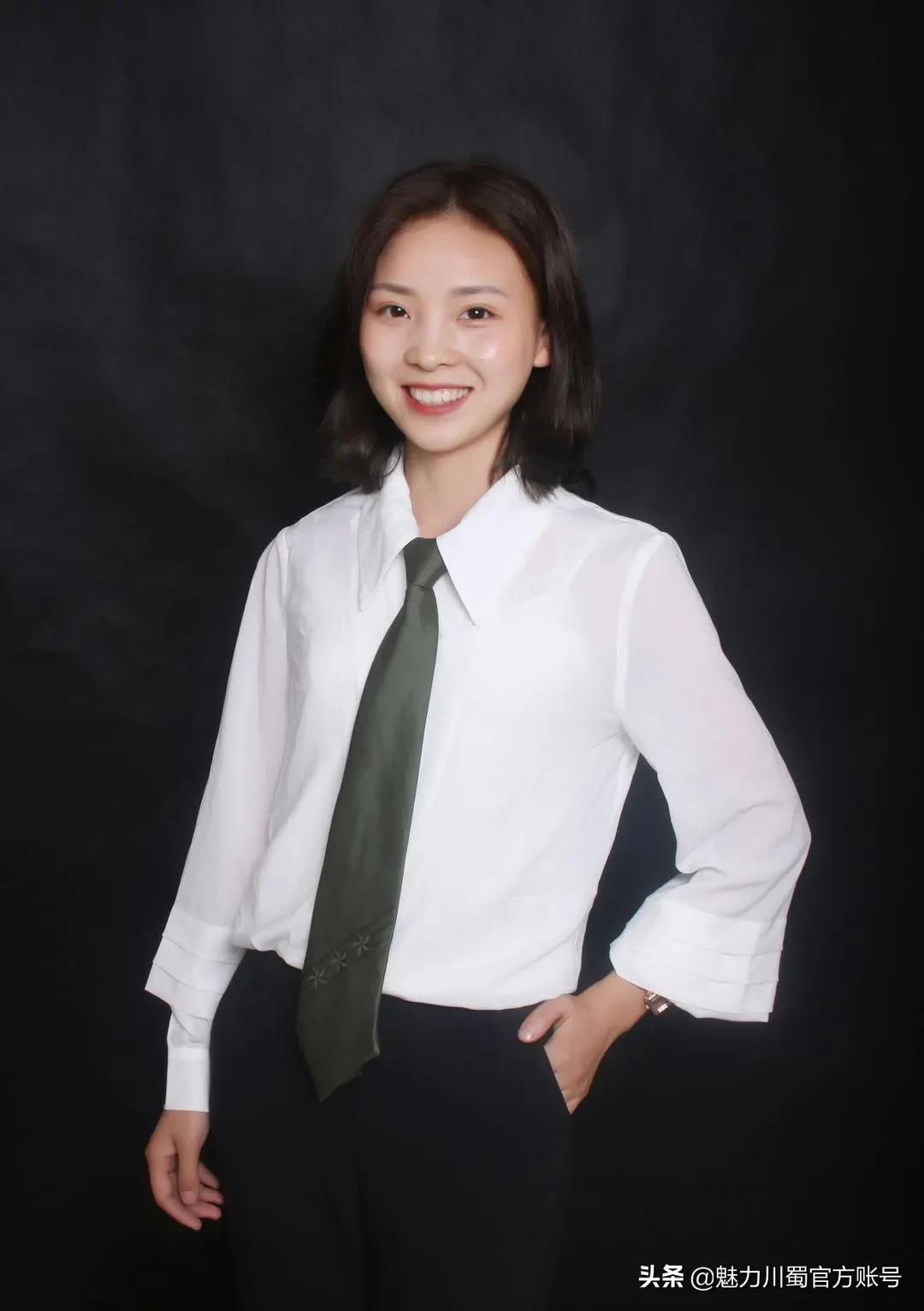 绵阳外国语学校李俊老师,绵阳外国语学校历史老师