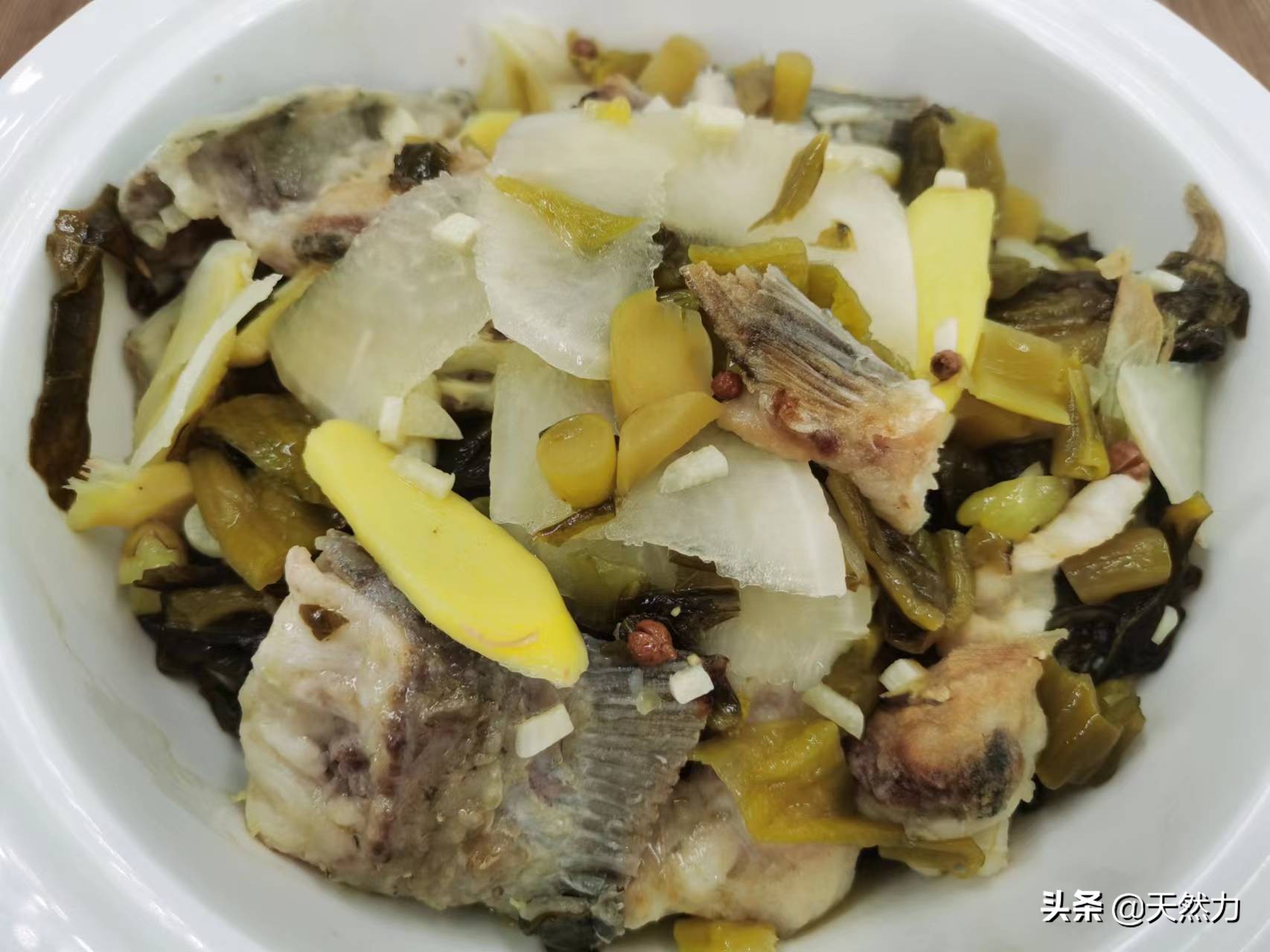 酸菜鱼正宗酸菜鱼的做法,酸菜鱼家常做法鱼肉鲜香滑嫩酸