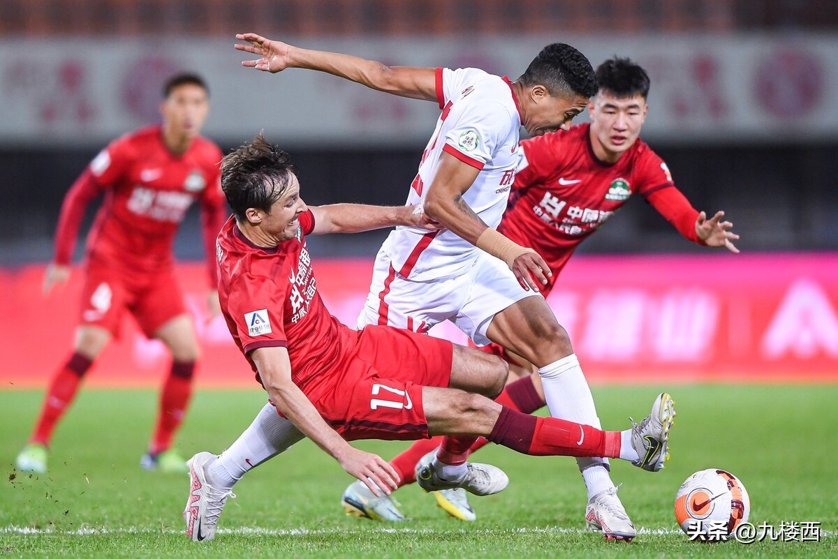 河南艰难：禁赛一年废了多拉多，联赛收尾再废卡兰加，专治不服？