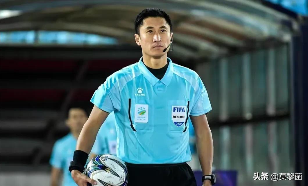 世界杯裁判马宁罚牌,马宁为啥不能成为世界杯主裁判