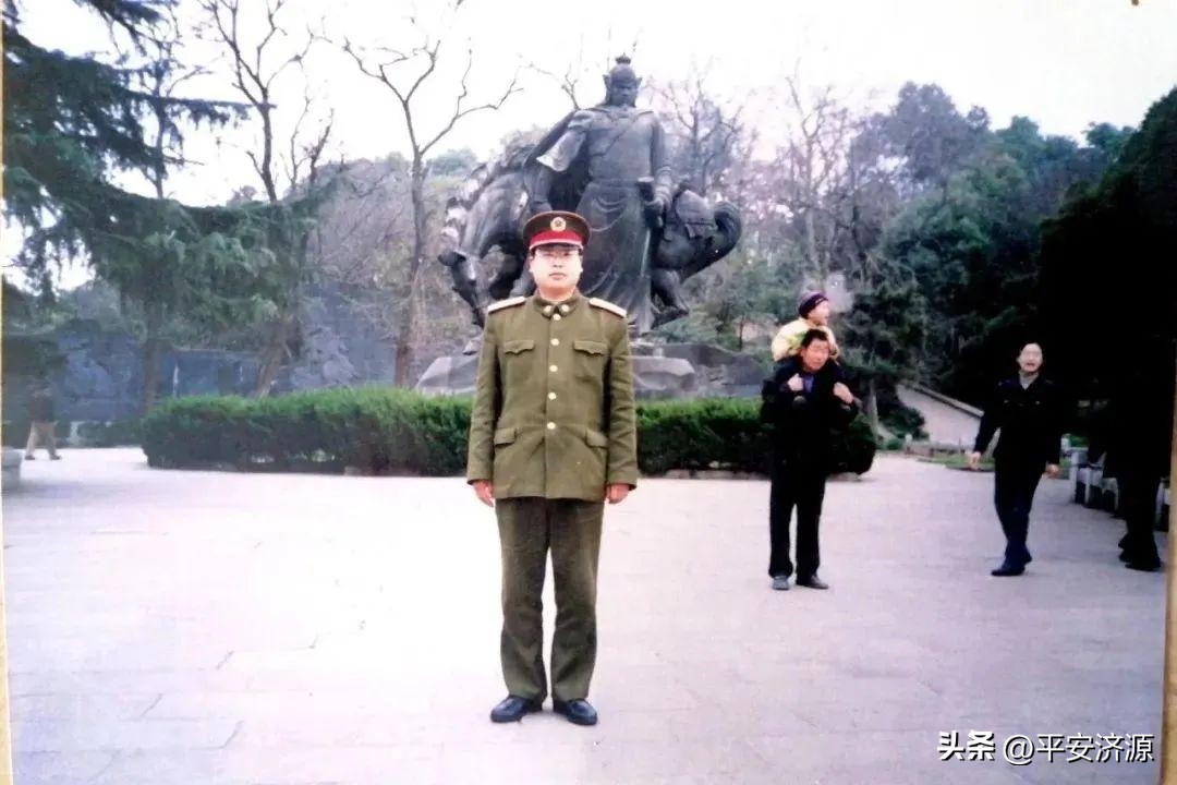 致敬八一戎装虽改初心不变,致敬八一致敬军人