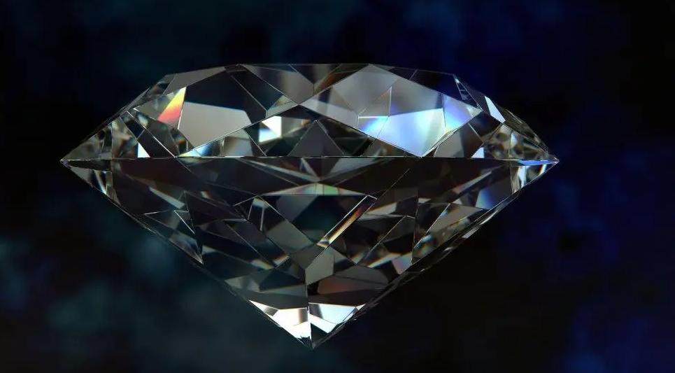 大叔因救人获赠“小石头”，20多年后发现：这是价值2亿的夜明珠