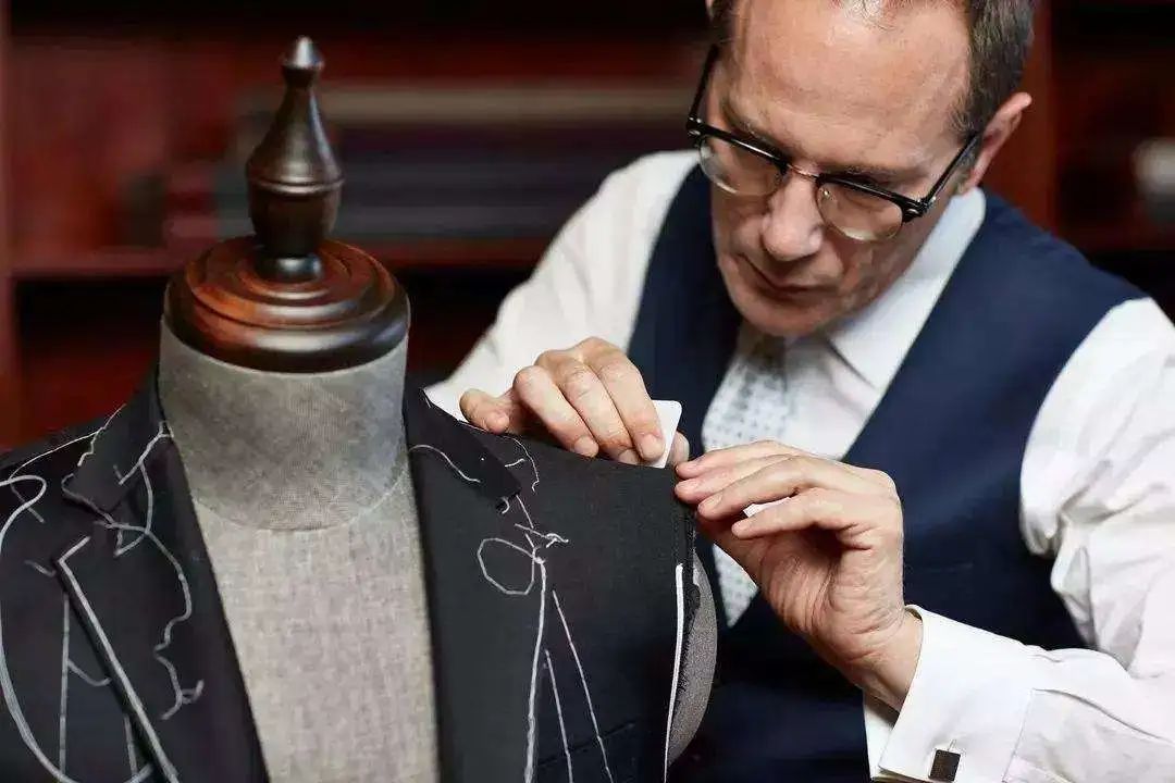 如何选择一套合理西装,西装怎么选择合适自己的