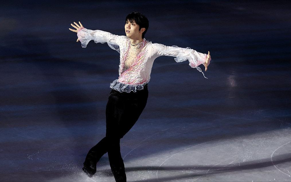 羽生结弦表演滑落泪,羽生结弦表演滑笑